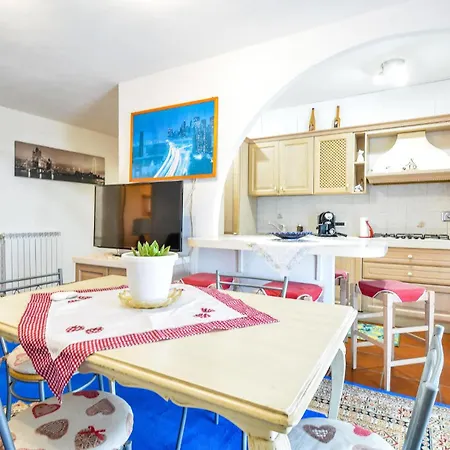 Apartment Cozy In With Kitchen